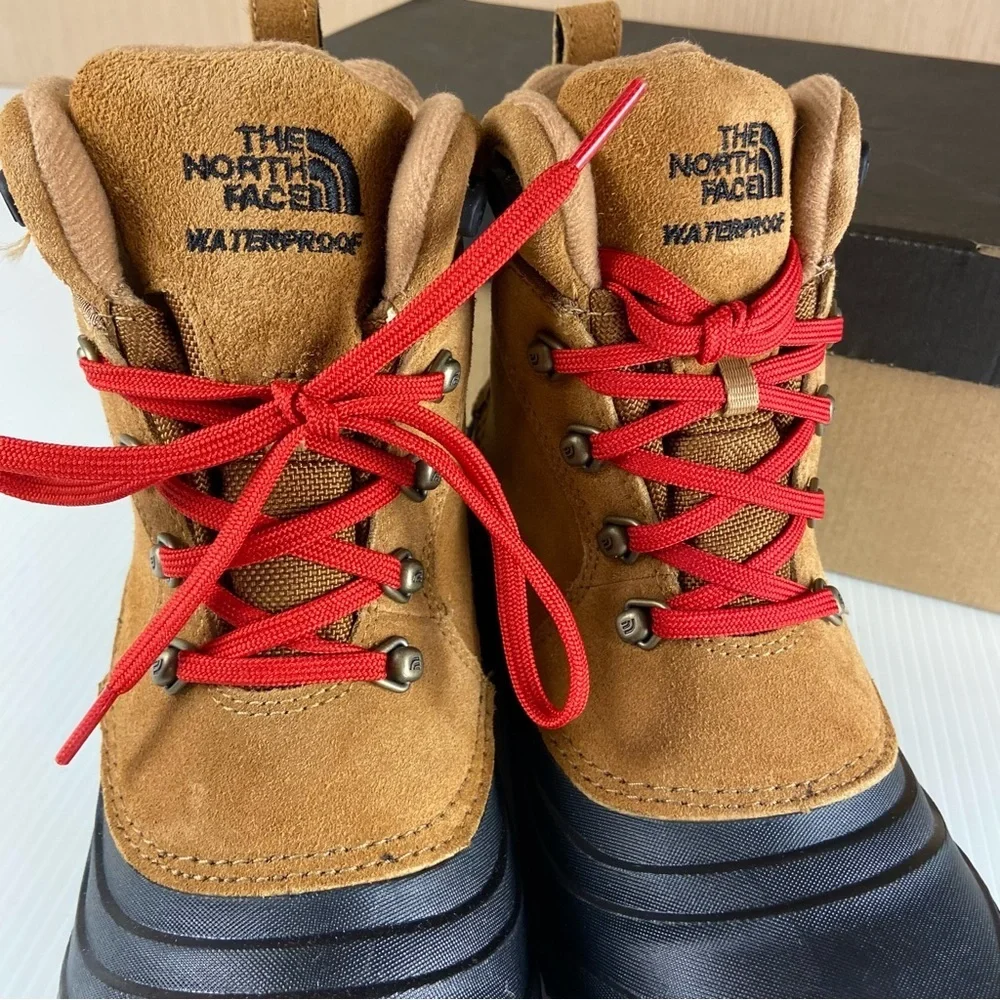 The North Face Youth Chilkat Lace II Waterproof Snow Boots Size 4 NIB